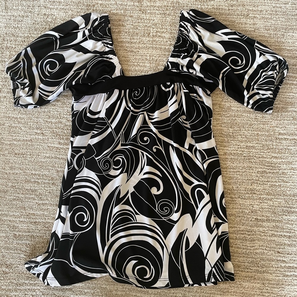 Carrie Allen top